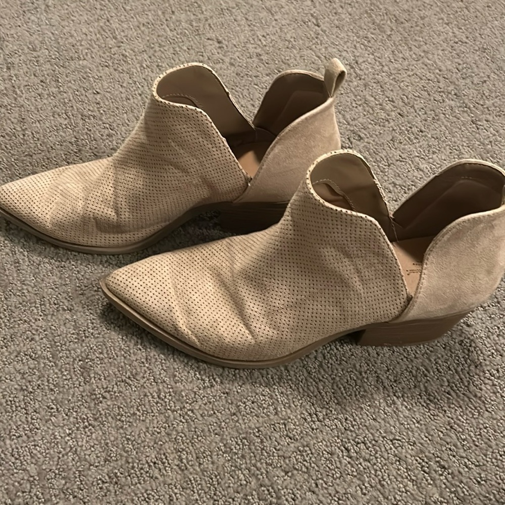 Women’s Universal Thread booties